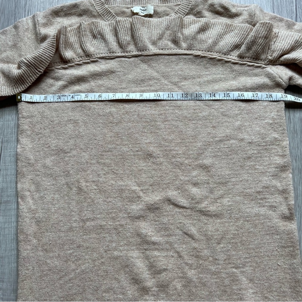 Entro Tan Boho Sweater with Ruffles across the Front & Arms size M - Picture 3 of 5